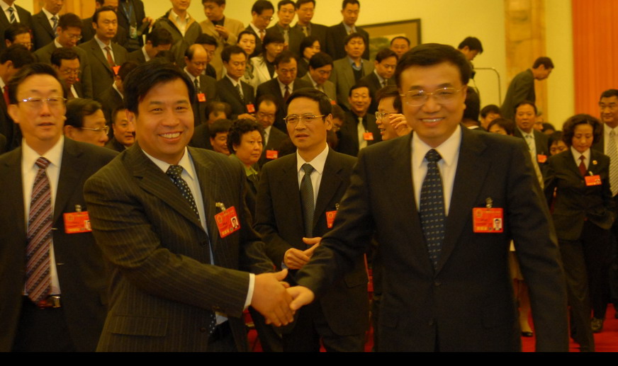 药都集团董事长李晓恩参加第十一届人大一次会议活动集锦